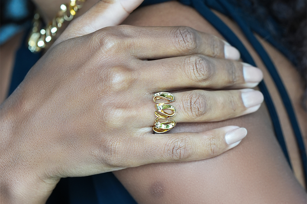 Semijoias minimalistas: o luxo da simplicidade moderna