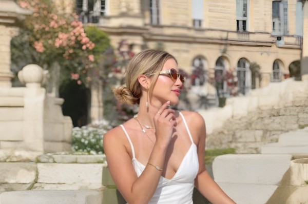 Entre luzes e detalhes de Paris, Munrá Semijoias apresenta acessórios que ganham protagonismo