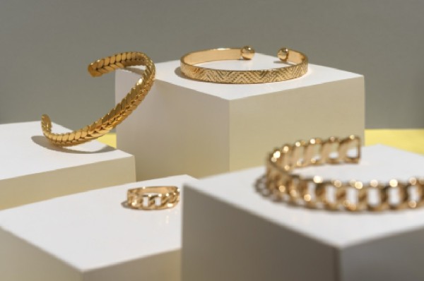 Modelos que encantam: conheça os principais tipos de semijoias para compor seu estilo com elegância